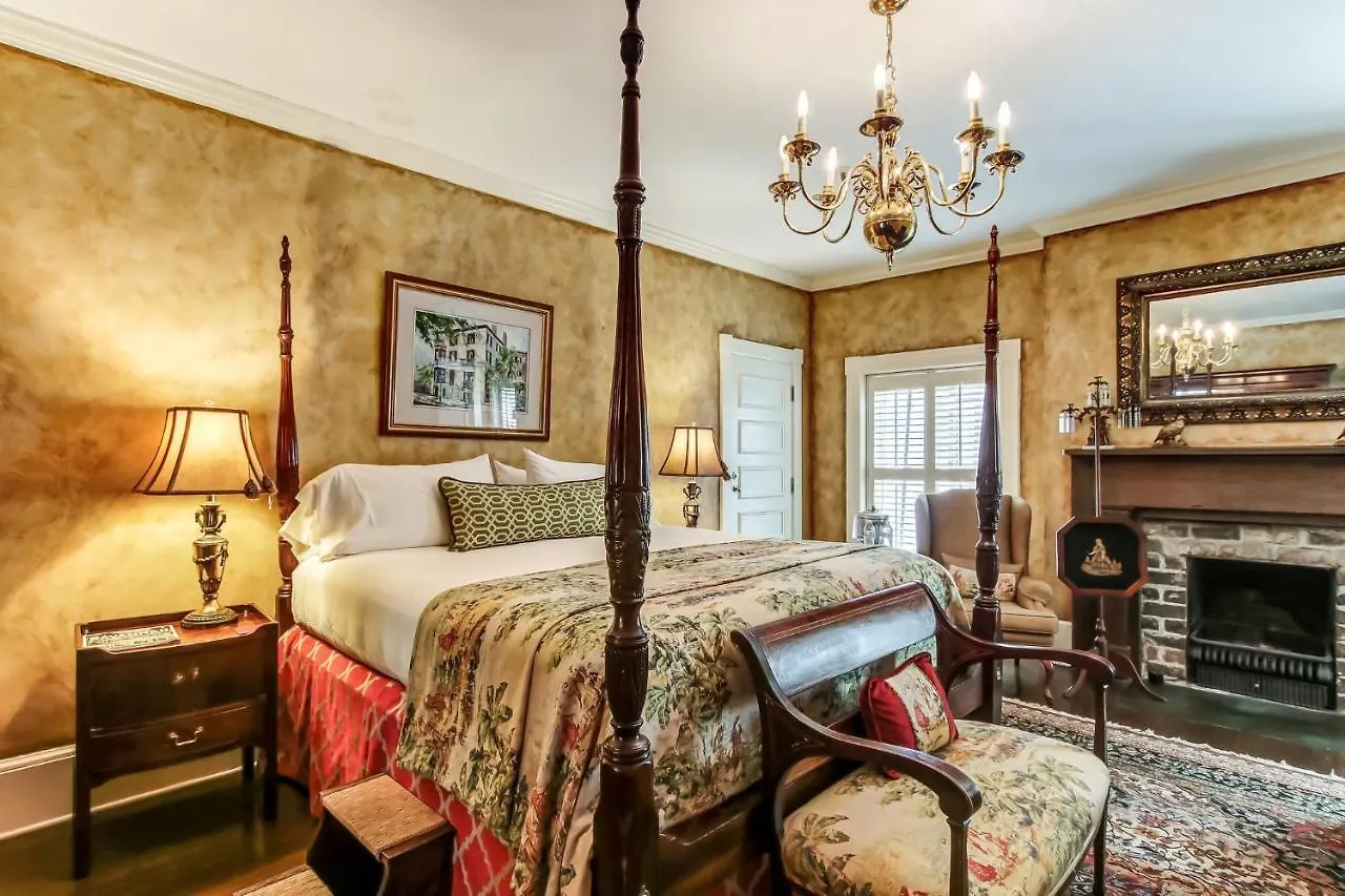 Ballastone Inn Savannah ABD