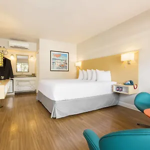 Otel The Thunderbird, Savannah