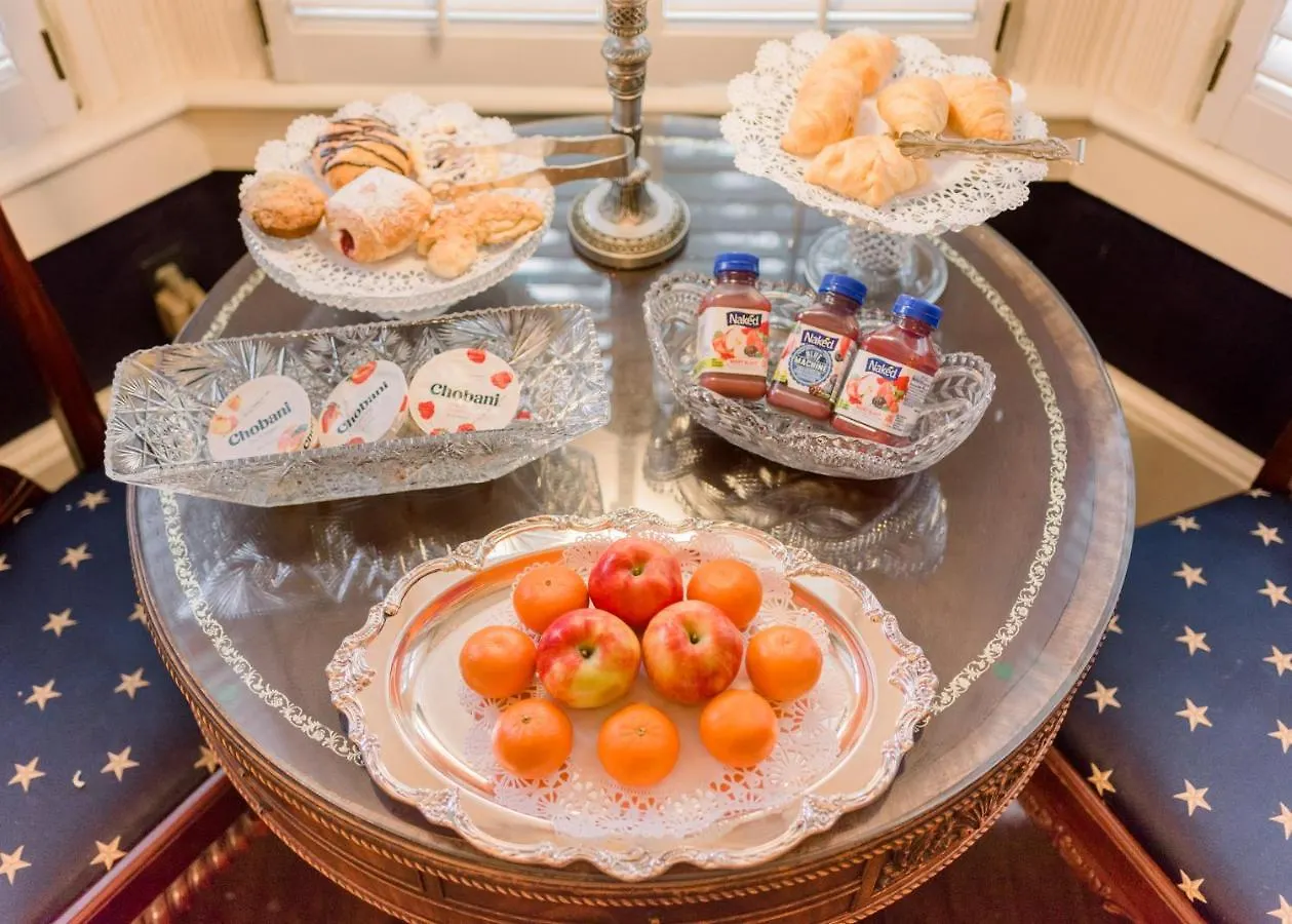 Ballastone Inn Savannah Hotel
