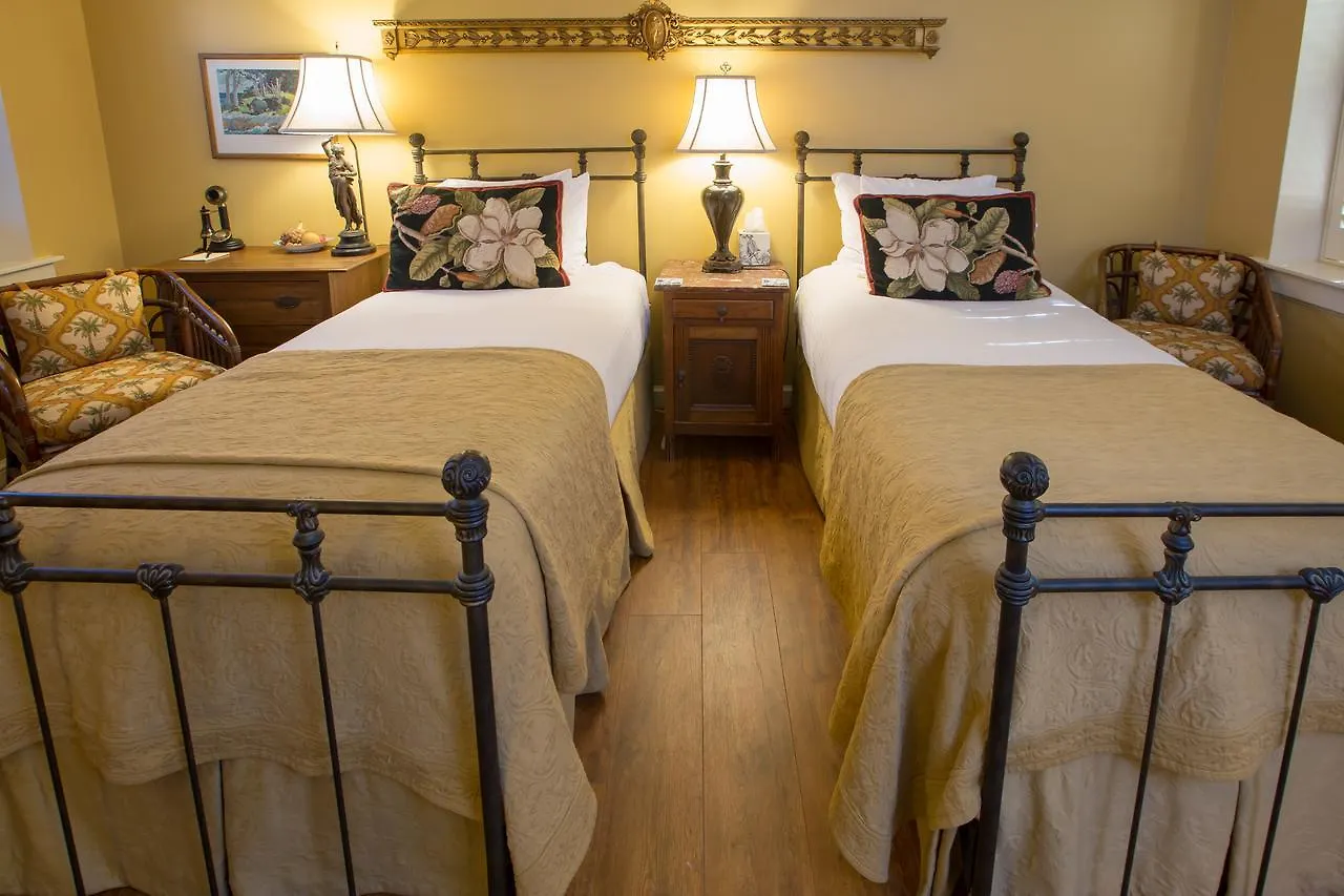 Ballastone Inn Savannah 4*,